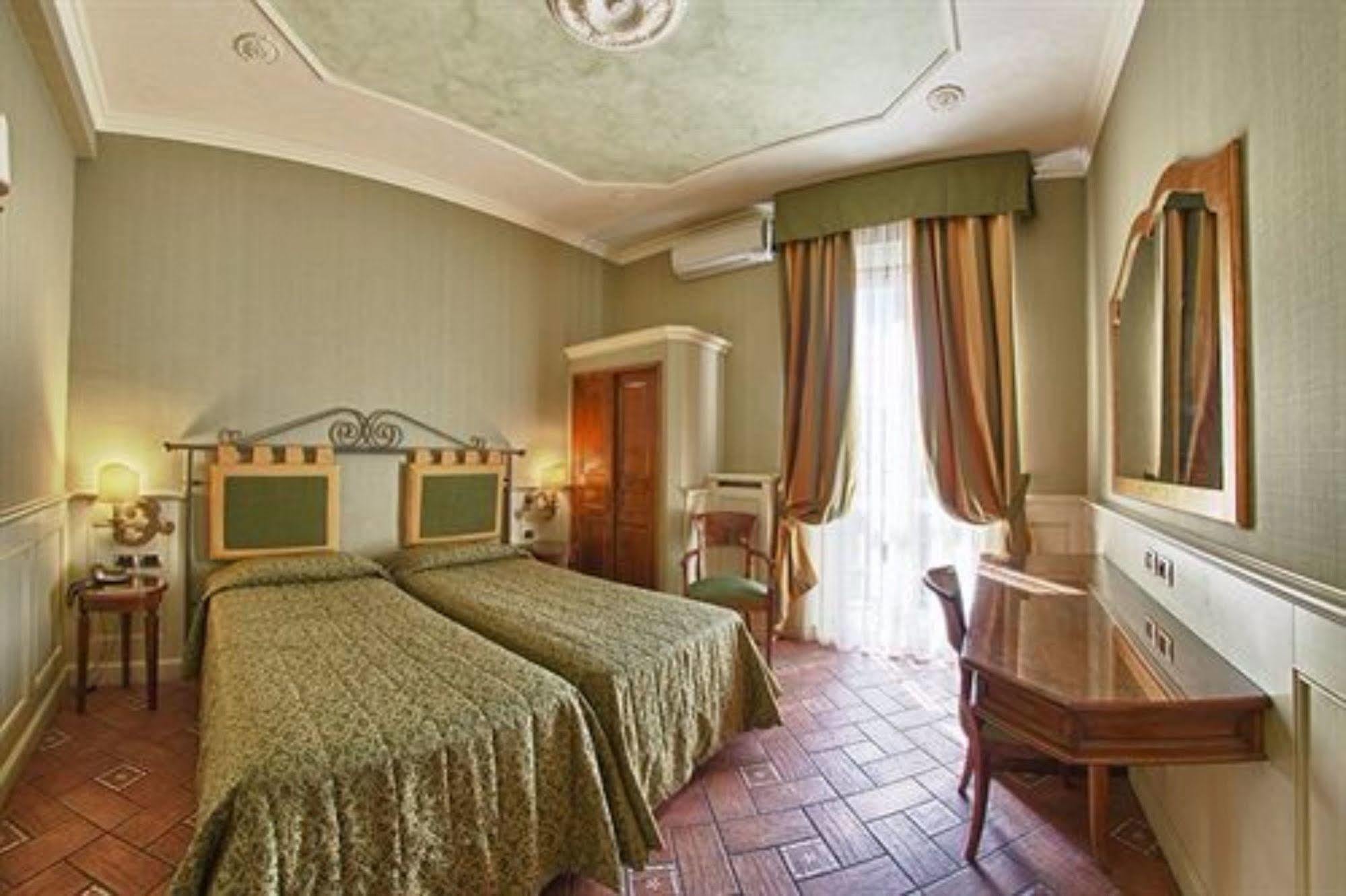 Hotel Pedrini โบโลญญา ภายนอก รูปภาพ